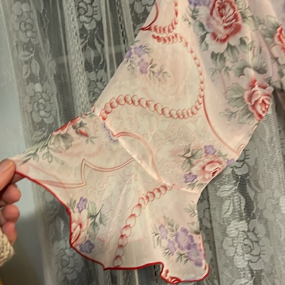 Secret Treasures Sheer Robe with Roses - Picture 3 of 4